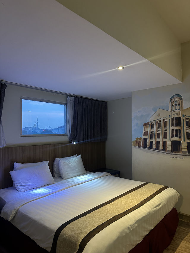 Stay Elegan di Hermes Palace Medan