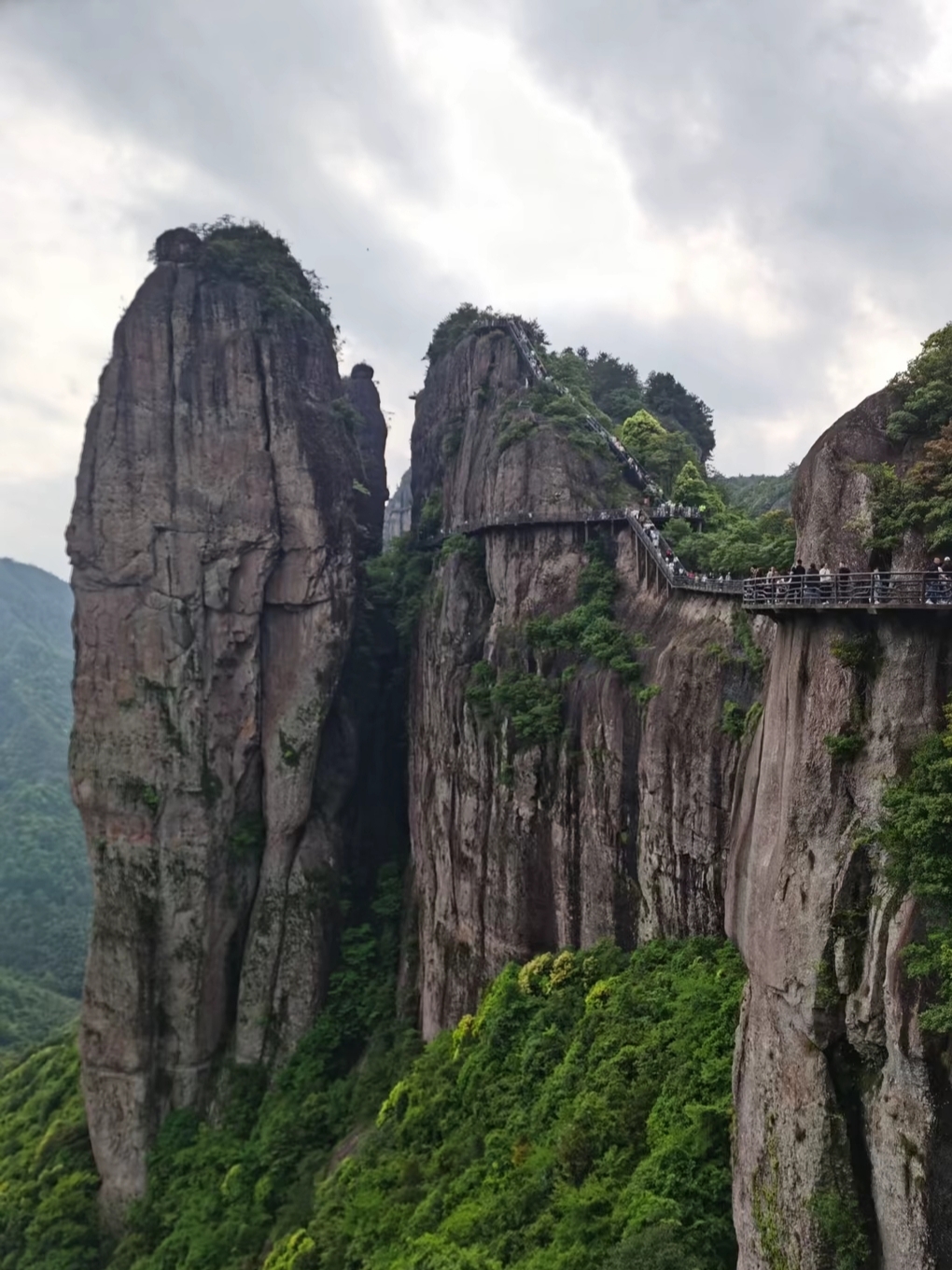 My Wonderful Experience at Shenxianju — A Journey Above the Clouds