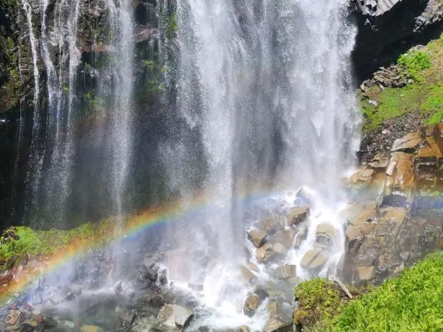 무지개를 볼 수 있는 폭포 "NARADA FALLS"