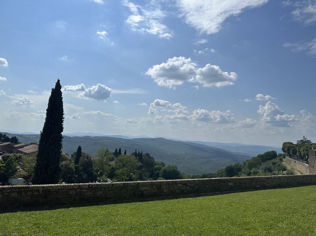  Discovering wine and food tour in Montalcino