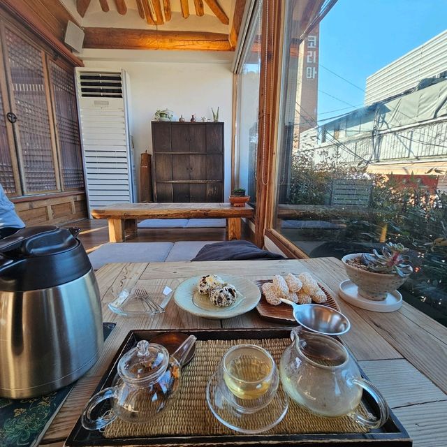 Explore old Korea for Cheap