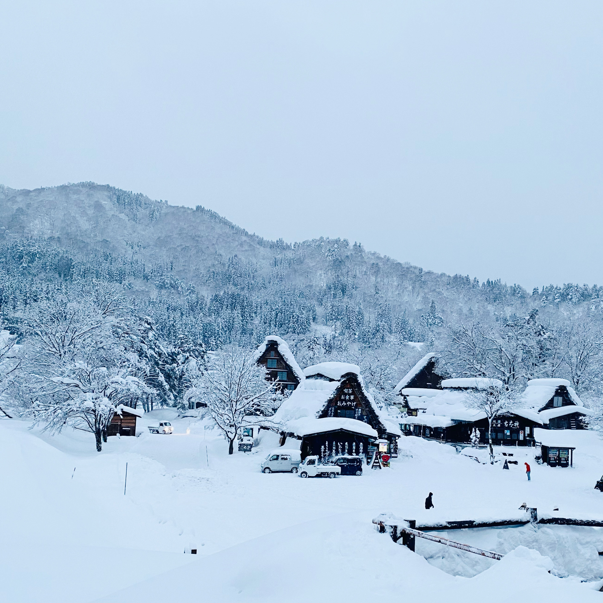 雪昏れて…飛騨白川郷にて img_7484a8a5cdb582643095bd8878
