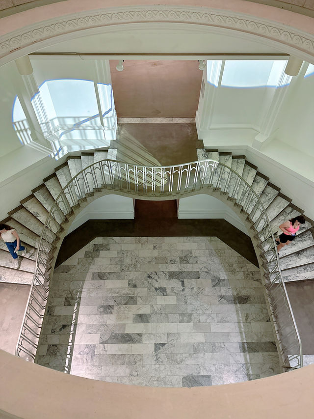 밴쿠버 다운타운에 있는Vancouver Art Gallery 