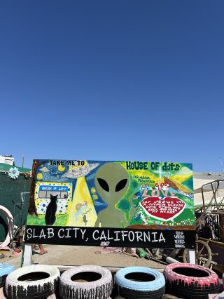 🌵The last free land in America? 🇺🇸What is Slab City?
