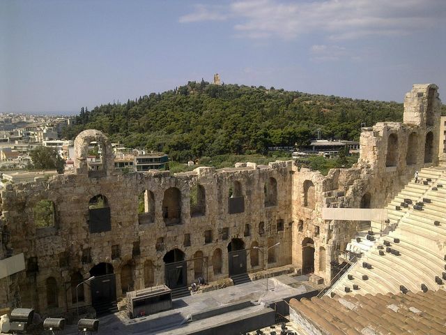 Exploring the Ancient Ruins of Athens