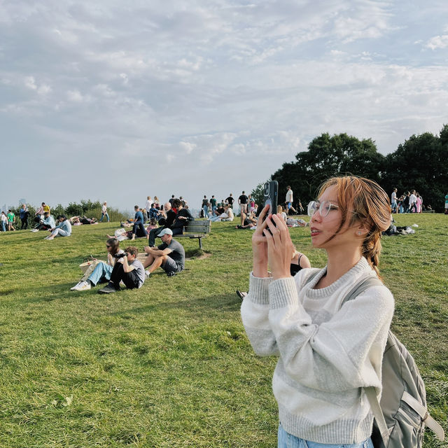 London Hampstead Heath: Ponds, Paths, and Panoramic Views