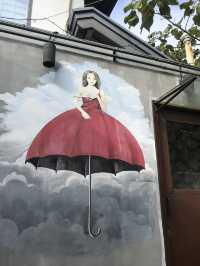 A place where you can become the main character of a painting. Ihwa Mural Village
