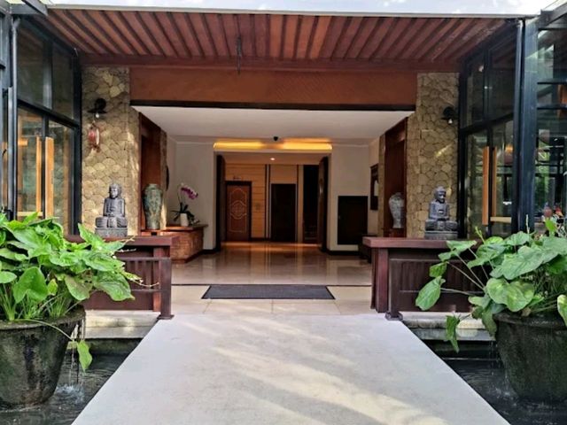 “Harmony in the Heart of Kuta: A Timeless Balinese Retreat”