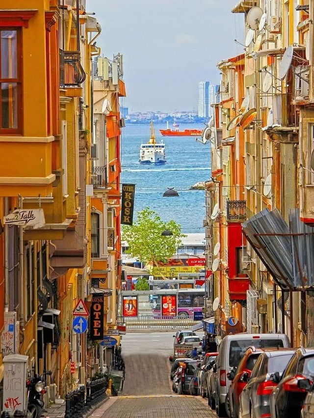 The colorful houses of Istanbul