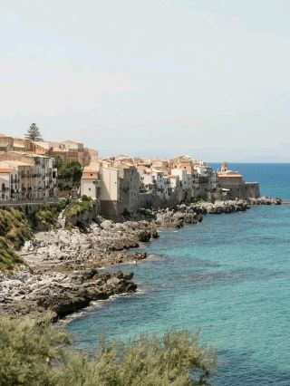 🌊 Cefalù: A Sicilian Seaside Treasure 🇮🇹✨