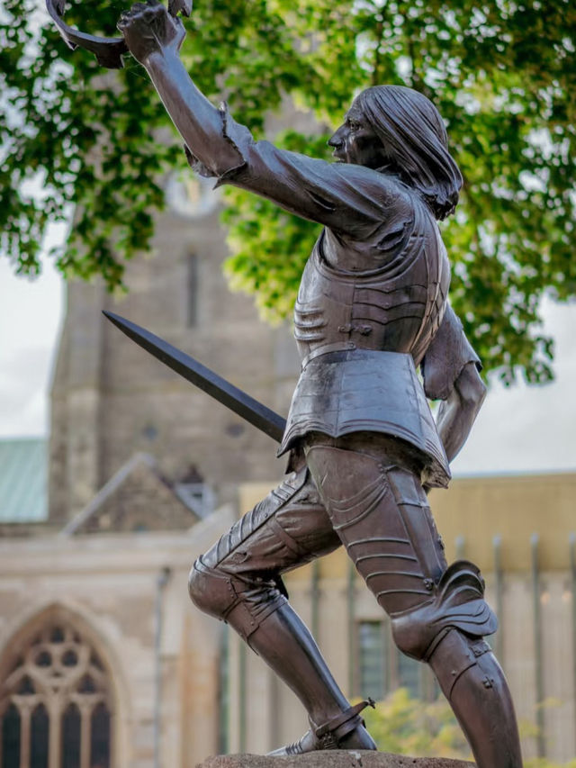 A Day with Kings and Foxes: Discovering Leicester’s Hidden Charms