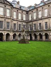 Edinburgh on a Budget: Castles, Streets & Scotch-Free Fun