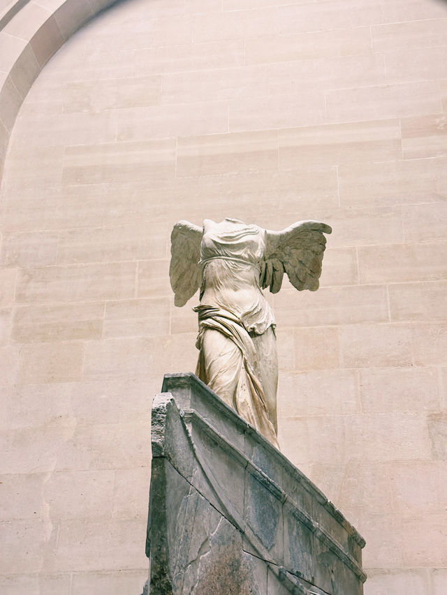 พิพิธภัณฑ์ลูฟวร์ Musée du Louvre มีอะไรบ้าง?? พิพิธภัณฑ์ลูฟวร์ Musée du Louvre มีอะไรบ้าง??