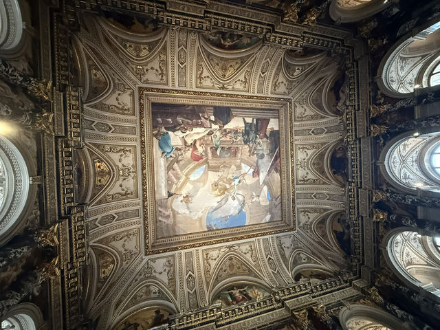 Vienna: A City That Feels Like Walking Through a Masterpiece ✨ Vienna: A City That Feels Like Walking Through a Masterpiece ✨