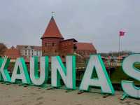 Kaunas Christmas Spirit: Golden Art Deco Glow