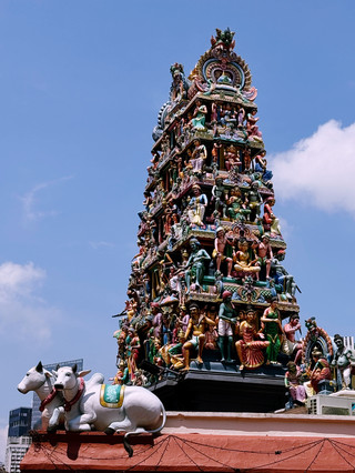 An Unexpected Gem: The Indian Temple in Singapore’s Chinatown 🇸🇬✨