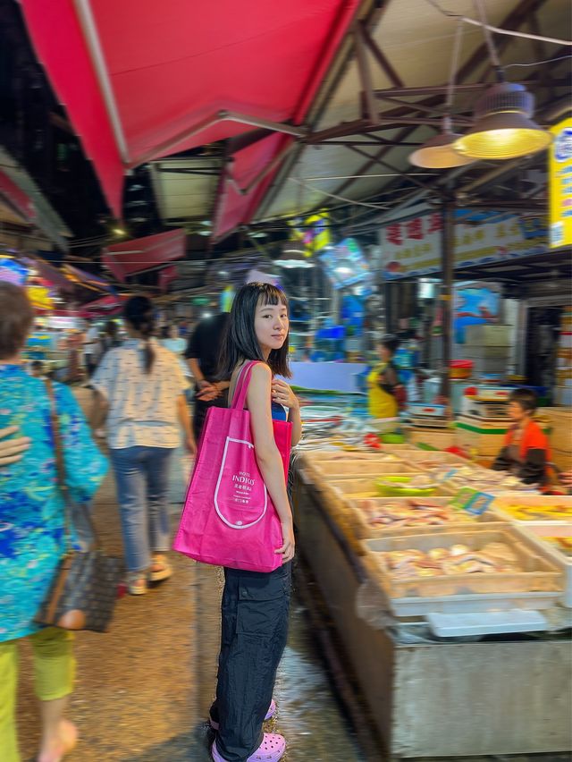 不會吧…還有人沒體驗過跟著謝霆鋒逛八市？