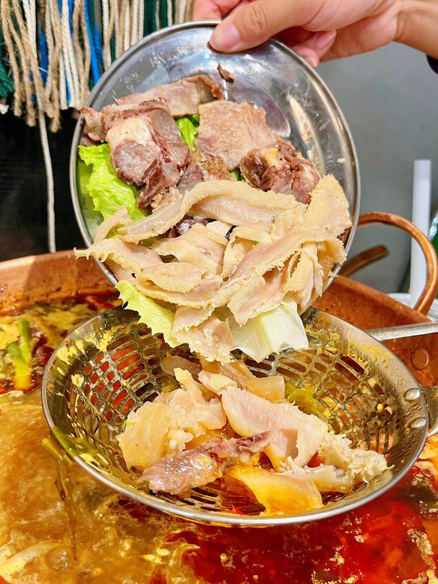 張大橘雲南酸菜牛肉火鍋真的平價好吃到上癮