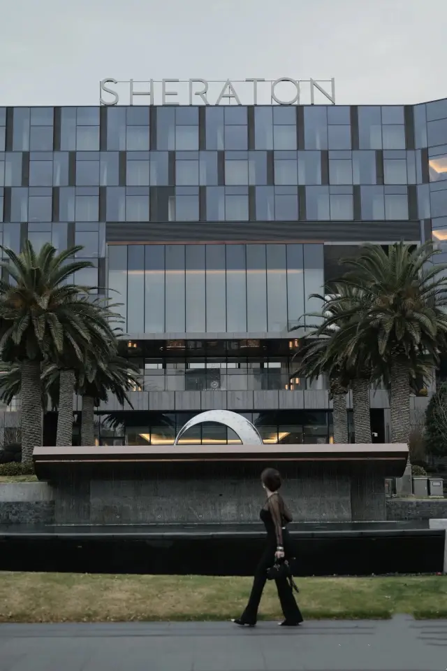 “ความผ่อนคลาย” ระหว่างภูเขาและน้ำที่โรงแรม Sheraton Ninghai!