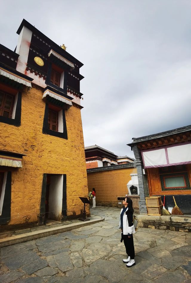 拉卜楞寺，世界藏學府