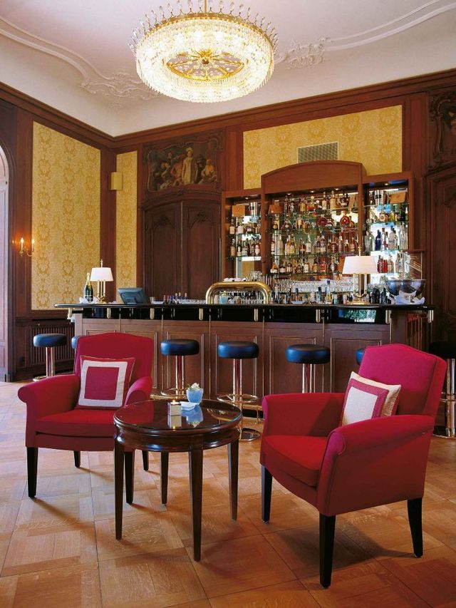 🌟 Luxe Sleeps in Germany's Rothschildpark 🛎️✨