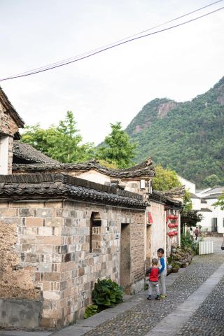 Compared to the 'Border Town' depicted by Shen Congwen, I have a deeper love for the Arcadian Xinguang Village