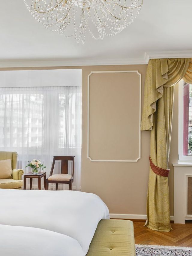 🏔️✨ St. Moritz Sojourn: Top Hotel Pick! 🛎️🍽️