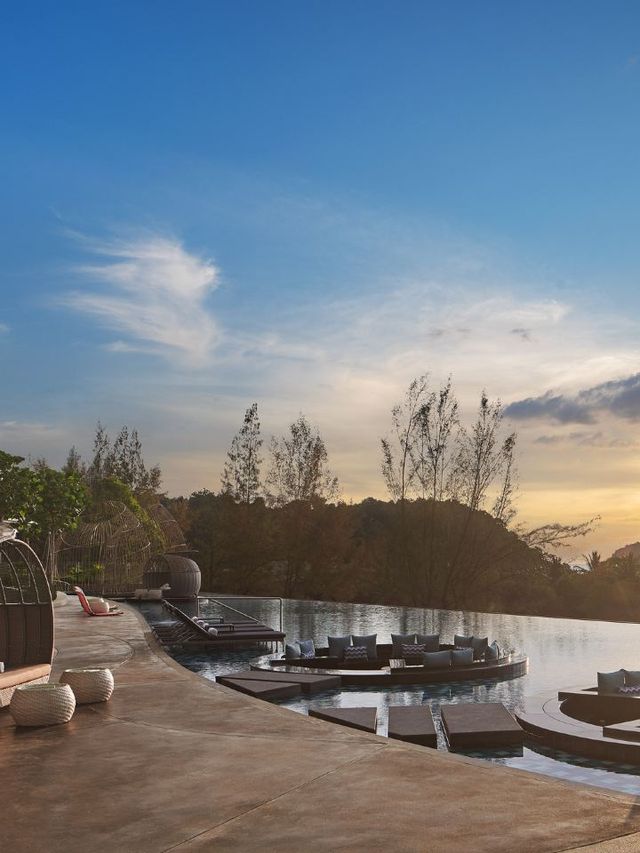 🌴 Langkawi's Aloft: A Tech-Savvy Tropical Retreat 🌞
