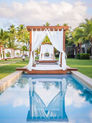 🌴✨ Samana's Sublime Escape: Top Stay Revealed! 🏖️🍹