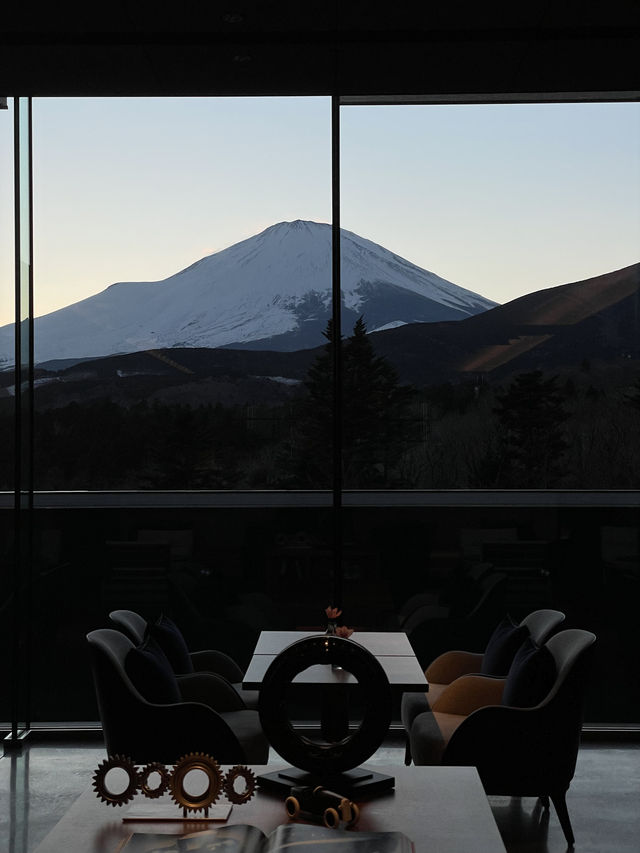可以同時擁有富士山和賽車場的酒店
