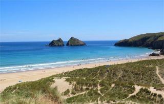 Newquay Style: Enjoy the Leisure Time of Seaside Vacation.