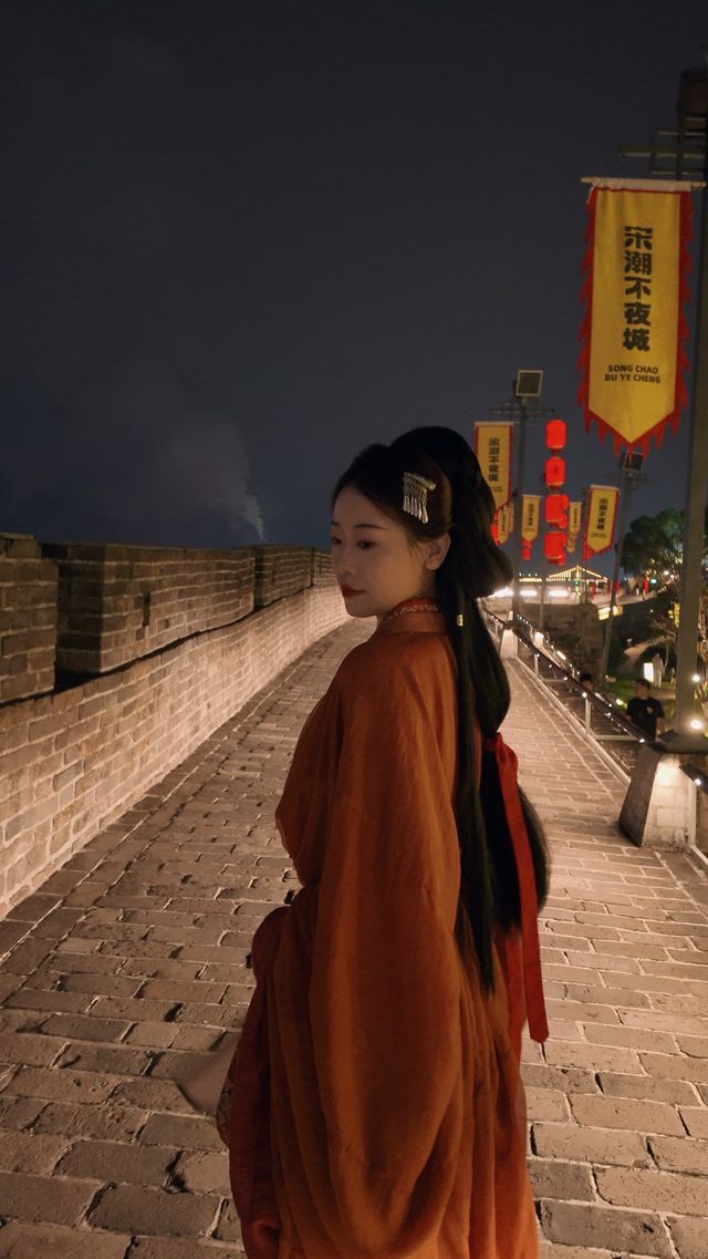 小小戰國袍，拿下！來郁孤台體驗戰國袍啦。