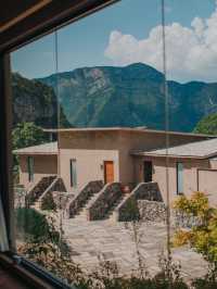 重慶周邊2小時野奢寶地，避世之旅 萬萬沒想到在距離重慶主城僅有兩個小時的巫山神女天路旁，居然隱藏著這。