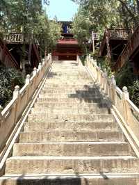 天下寺廟不談情，唯有永濟普救寺。