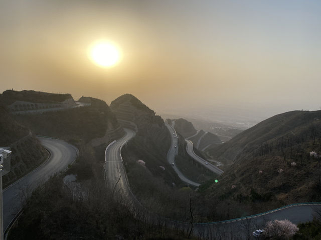 關中八景之——曲江流飲，驪山晚照。