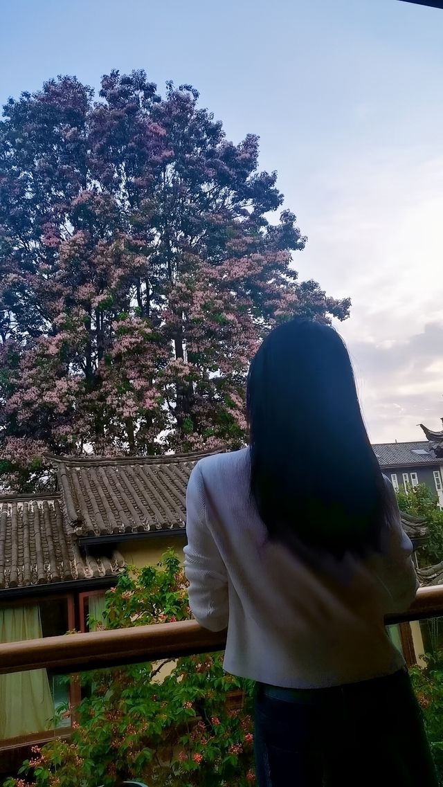麗江束河又一居，入住皇家園林般的復古民宿。
