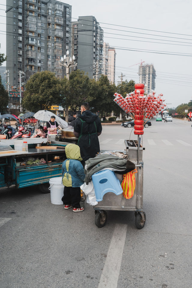 春節就該來這裡，感受凱里煙火氣集市。