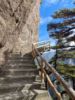 話雖然難聽，這確實是黃山的現狀！