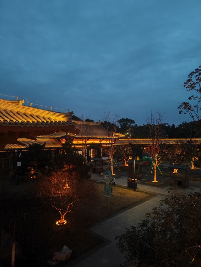 先有琵琶行還是先有琵琶亭？夜色醉人