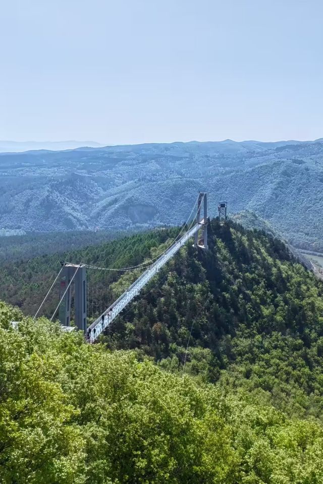 延邊龍井，有一座彷彿置身仙境嘅琵岩山風景區