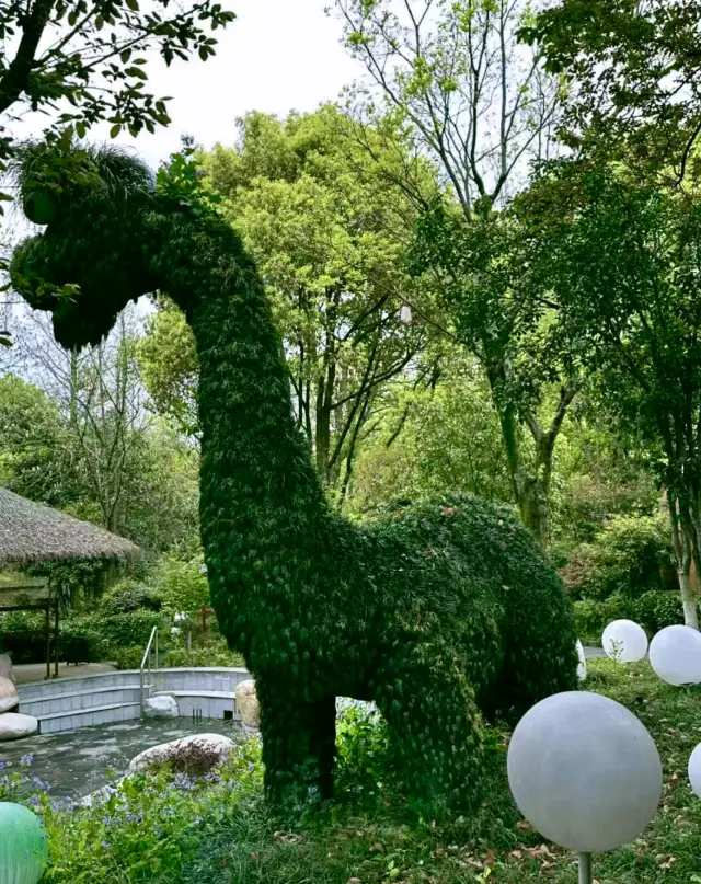 Tianmuhu Royal Hot Springs - Simply Too Beautiful! I Found the Ultimate Spring Romance Destination!