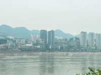 重慶市渝中區著名景點：龍門皓月觀景點，適合拍照打卡、週末閒暇度假地！  