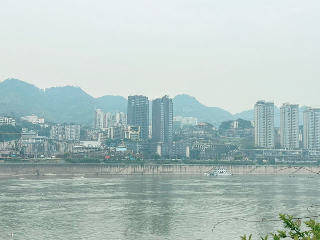 重慶市渝中區著名景點：龍門皓月觀景點，適合拍照打卡、週末閒暇度假地！  