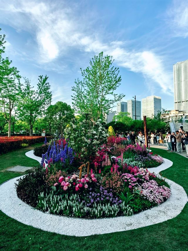 2025上海國際花展，前灘‧萬花筒