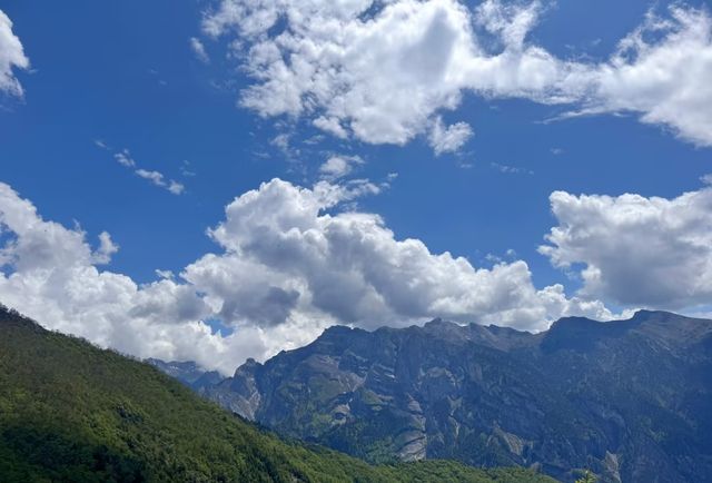 規劃好茂縣之旅，享受呢片美麗而神秘嘅土地。