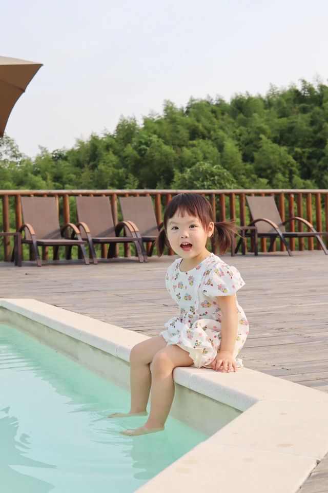 杭州自駕1小時，帶女兒入住童話木屋
