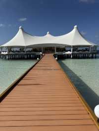 A Perfectly Relaxing Safari Island Getaway