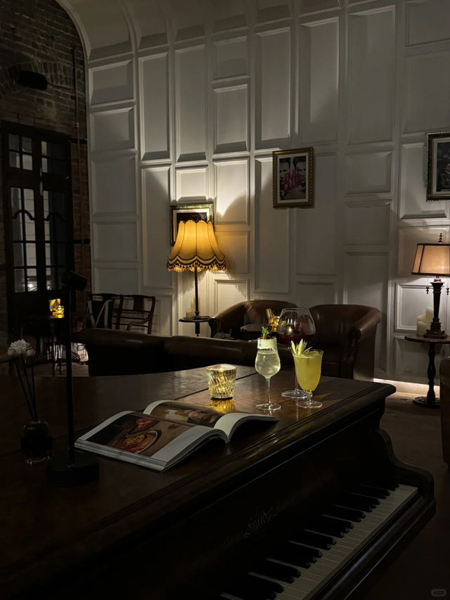 武漢呢間酒吧!幽暗老宅藏住中世紀浪漫🍷 武漢呢間酒吧!幽暗老宅藏住中世紀浪漫🍷