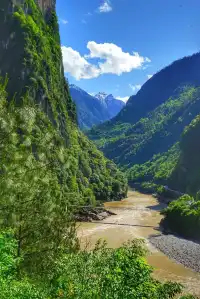 丙中落神秘霧裡村