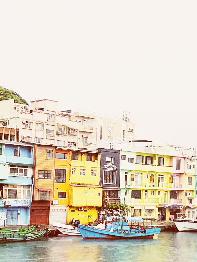 Keelung's Rainbow Port: Where Color Explodes by the Sea! 🌈⚓